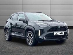 Black Used 2023 Toyota Yaris Hybrid Design SUV | £20,995 (Fair price)