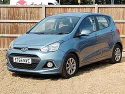 Blue Used 2016 Hyundai i10 Premium Hatchback | £4,400 (Fair price)