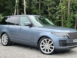Used 2018 Land Rover Range Rover Vogue SE SUV | £26,995 (Fair price)