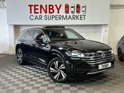 Black Used 2018 VW Touareg R-line SUV | £25,995 (Fair price)