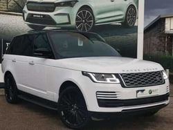 White Used 2020 Land Rover Range Rover Vogue SE SUV | £38,995 (Expensive)