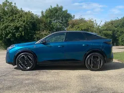 Blue Used 2025 Peugeot e-3008 GT SUV | £42,225 (Fair price)