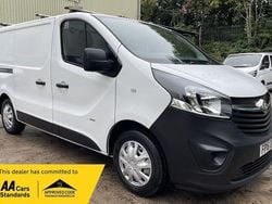 White Used 2016 Vauxhall Vivaro Van | £6,895 (Good price)