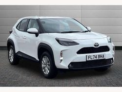 Pure white Used 2024 Toyota Yaris Cross SUV | £21,499 (Super price)