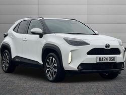 White Used 2024 Toyota Yaris Hybrid Design SUV | £23,650 (Fair price)