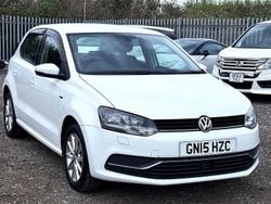 White Used 2015 VW Polo SE Hatchback | £9,495 (Fair price)