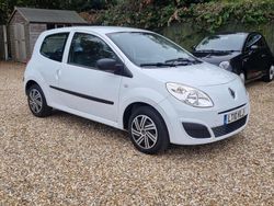 White Used 2010 Renault Twingo Hatchback | £2,495 (A bit pricey)