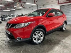 Red Used 2014 Nissan Qashqai Acenta SUV | £4,500 (Good price)