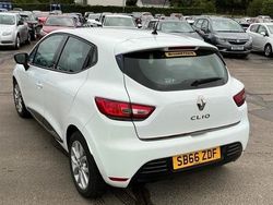 White Used 2016 Renault Clio IV Dynamique Hatchback | £5,650 (Fair price)