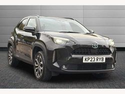 Black Used 2023 Toyota Yaris Hybrid Design SUV | £20,495 (Fair price)
