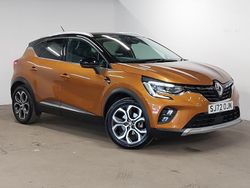 Orange/black Used 2022 Renault Captur SE SUV | £17,298 (Fair price)
