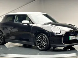 Black Used 2024 Mini Cooper SE Hatch Hatchback | £28,000