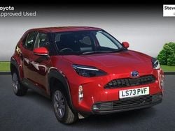 Used 2025 Toyota Yaris Hybrid Estate | £21,159 (Good price)