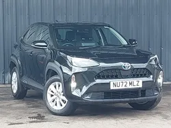Black Used 2022 Toyota Yaris Hybrid Estate | £19,298 (Good price)
