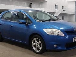Blue Used 2010 Toyota Auris Hatchback | £3,999 (Good price)