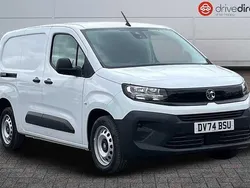 White New 2024 Vauxhall Combo S MPV | £15,150 (Good price)