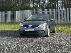 Grey Used 2011 Kia Ceed 2 Hatchback | £2,000 (Good price)