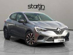 Grey Used 2023 Renault Clio V Evolution Hatchback | £14,099 (Fair price)