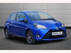 Blue Used 2019 Toyota Yaris Hybrid Hatchback | £13,450 (Fair price)