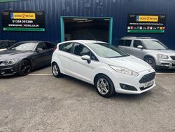 White Used 2014 Ford Fiesta Zetec Hatchback | £4,495 (Fair price)