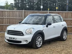White Used 2016 Mini Cooper Countryman SUV | £11,000 (Fair price)