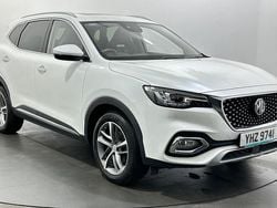 White Used 2022 MG HS Exclusive SUV | £14,096 (Fair price)