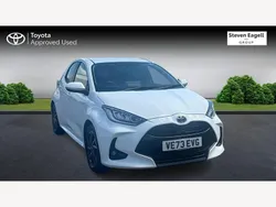 White Used 2024 Toyota Yaris Hybrid Design Hatchback | £17,926 (Good price)