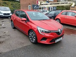 Flame red Used 2022 Renault Clio V Iconic Hatchback | £13,350 (Fair price)