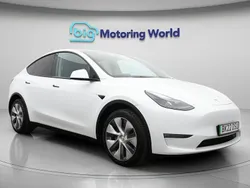 White Used 2022 Tesla Model Y Long Range SUV | £24,500 (Good price)