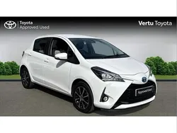White Used 2018 Toyota Yaris Hybrid Hatchback | £10,993 (Fair price)
