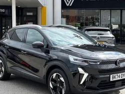 Metallic diamond black Used 2024 Renault Captur Techno SUV | £22,337 (Expensive)
