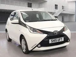 White Used 2015 Toyota Aygo x-press Hatchback | £5,995 (Fair price)