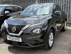 Pearl black Used 2021 Nissan Juke N-Connecta SUV | £15,499 (Fair price)
