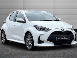 Pure white Used 2023 Toyota Yaris Hybrid Hatchback | £17,550 (Fair price)