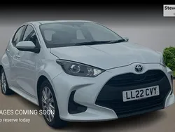 White Used 2022 Toyota Yaris Hybrid Hatchback | £15,776 (Good price)