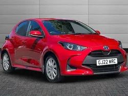 Red Used 2022 Toyota Yaris Hybrid Hatchback | £16,895 (Good price)