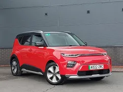 Red Used 2022 Kia Soul EV SUV | £14,498 (Fair price)