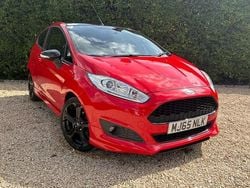 Red Used 2015 Ford Fiesta Zetec Hatchback | £4,950 (Good price)