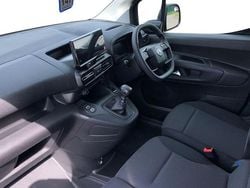 Black New 2025 Citroën Berlingo MPV | £16,990 (Good price)