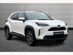 White Used 2024 Toyota Yaris Hybrid Design SUV | £22,750 (Fair price)