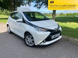 White Used 2014 Toyota Aygo x-press Hatchback | £5,195 (Fair price)