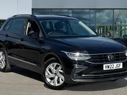 Deep black pearl Used 2022 VW Tiguan Life SUV | £19,774 (Fair price)