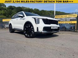 White Used 2024 Kia Sorento 4 SUV | £47,995 (Fair price)