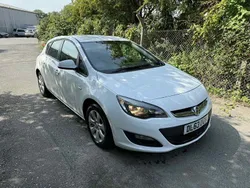 White Used 2014 Vauxhall Astra Design Edition Hatchback | £2,395 (Good price)