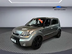 Silver Used 2011 Kia Soul SUV | £2,995 (A bit pricey)