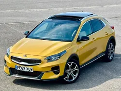 Yellow Used 2019 Kia XCeed First Edition SUV | £15,490 (Fair price)
