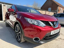 Red Used 2016 Nissan Qashqai Tekna SUV | £11,495 (Fair price)