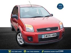 Red Used 2009 Ford Fusion Zetec Hatchback | £2,500 (Fair price)