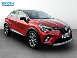 Red/black Used 2024 Renault Captur Techno SUV | £18,102 (Fair price)