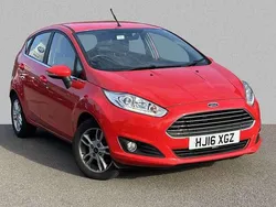 Red Used 2016 Ford Fiesta Zetec Hatchback | £6,360 (Fair price)